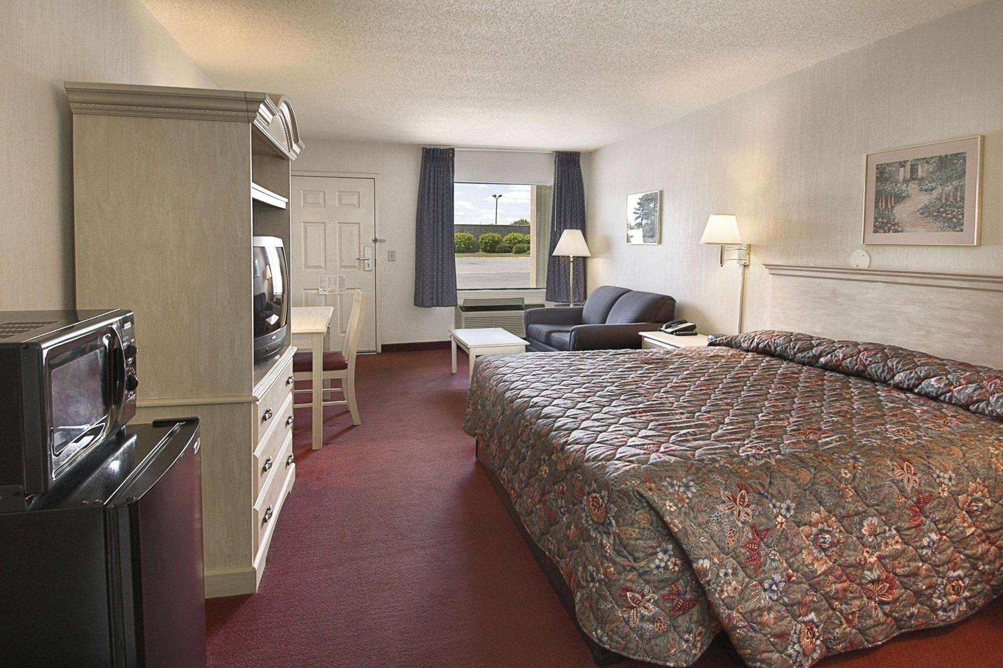 Baymont By Wyndham Richburg - Chester Area Экстерьер фото